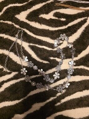 Silver Floral Chain Necklace - Elegant Flower Link Pendant